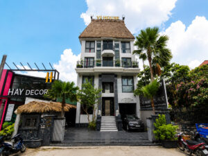 VI House