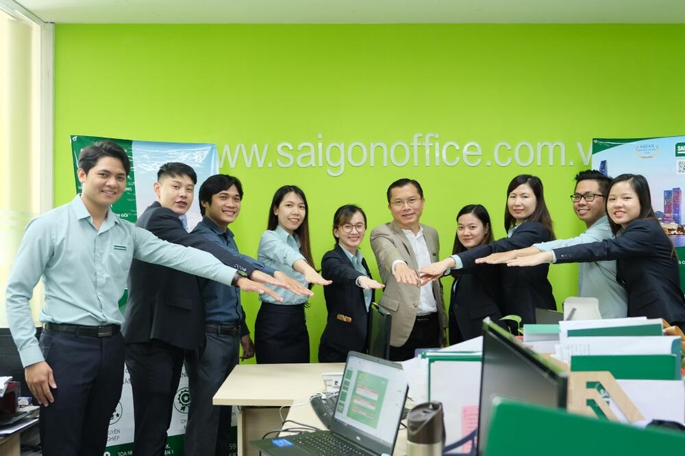 Đội ngũ nhân viên Saigon Office hỗ trợ tư vấn thuê văn phòng tại TP.HCM